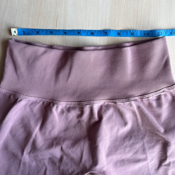 Naturyl By Niykee Booty Scrunch
Rosewater Shorts - The Niykee Short - Picture 6 of 7